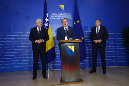 Kako je Trojka prepustila sigurnosni sektor HDZ-u i SNSD-u?