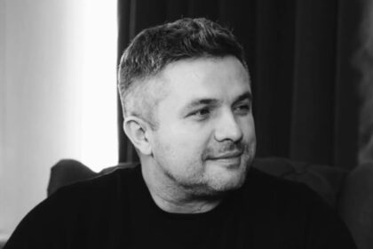 Preminuo sportski komentator i novinar Edin Avdić