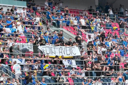 Bh. navijači u St.Louisu posvetili transparent Edinu Avdiću: 'Legende ne umiru'