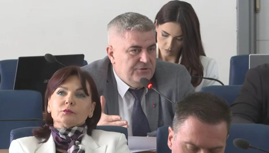 Šaljić pita Vladu KS: Ako nema novca za stipendije, gdje su završila budžetska sredstva?