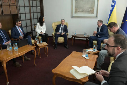 Nikšić sa delegacijom IMF-a: Rješavanje državne imovine otvorilo bi veliki investicijski ciklus u BiH