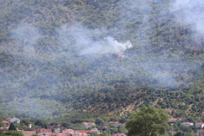 Vatrogasci uz pomoć air traktora ugasili požar kod Mostara, nema štete na objektima ni povrijeđenih