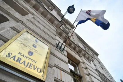 Sindikat državnih službenika KS najavljuje radnički neposluh