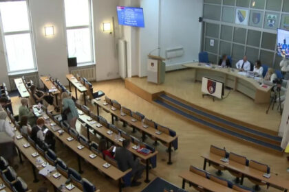 Nedovoljno zastupnika Trojke na sjednici za usvajanje tačaka