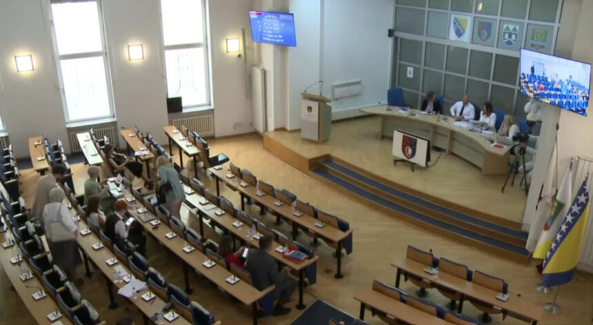 Nedovoljno zastupnika Trojke na sjednici za usvajanje tačaka