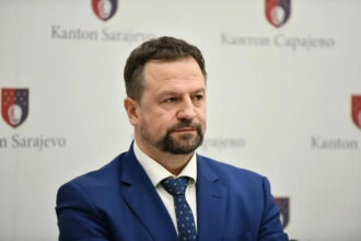 Bandić: Zavlači li Vlada KS ruku u džep građana radi finansijske konsolidacije KJKP 'Rad'?