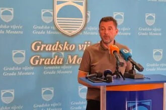 Kordić: Jedini način gašenja požara je zasipanje deponije, nema mogućnosti eksplozije metana
