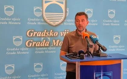Kordić: Jedini način gašenja požara je zasipanje deponije, nema mogućnosti eksplozije metana