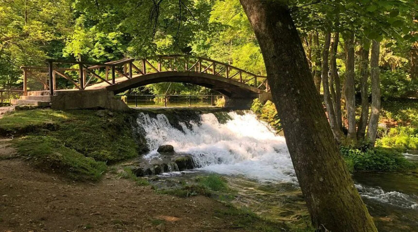 Vruće i narednih dana, mogući poslijepodnevni pljuskovi, na jugu i do 39 stepeni