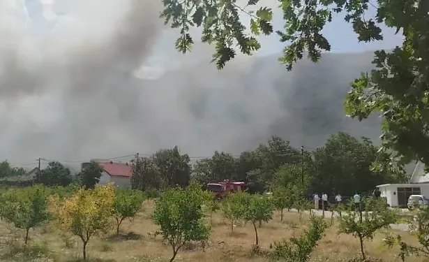 U gašenju požara na deponiji Uborak pomaže i air traktor, stanovnici okolnih naselja smješteni u Salakovac
