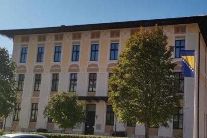 Vlada HNK osigurala 300.000 KM pomoći Gradu Mostaru za saniranje posljedica požara na deponiji