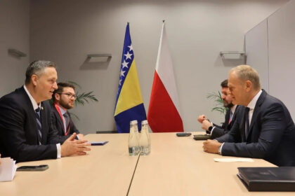 Bećirović razgovarao sa Tuskom: Jačati bilateralne veze BiH i Poljske