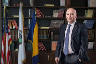 Tri godine zatvora za Denisa Prcića, studentima mora vratiti novac