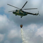 Helikopter OS BiH gasi požar kod Posušja