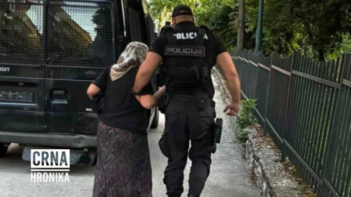 Pripadnik Specijalne jedinice MUP-a KS pomogao starijoj sugrađanki u Sarajevu