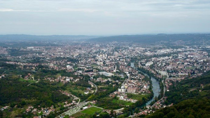 Žena skočila sa mosta u Banjoj Luci, spasili je građani