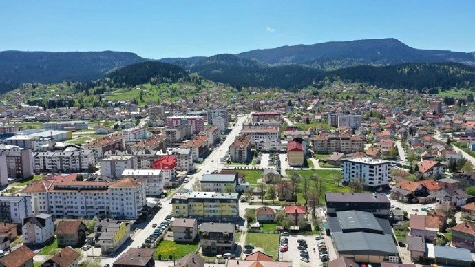 Stojko s Pala bombu koju je pravila Armija RBiH stavio u čašu, izvadio osigurač, pa žicom vezao za doktorovo auto