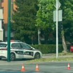Nesreća na Dobrinji: Sudarili se automobil i motocikl, jedna osoba povrijeđena