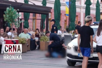 Drama u centru Brčkog: Muškarac narušavao javni red i mir, savladali ga policajci pred brojnim građanima