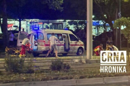 Teška nesreća na proslavi u Sarajevu: Mladić (21) ispao iz vozila u pokretu, ljekari mu se bore za život