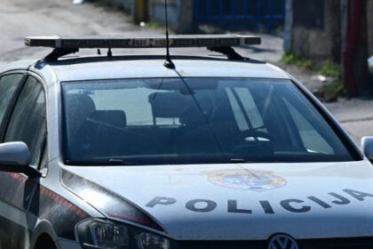 Velika potjera sarajevske policije: Muškarac pobjegao policiji u Vogošći, sustigli ga kod Bosnalijeka
