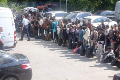 Policija u BiH zaustavila kombi i ostala u šoku: U tovarnom prostoru pronašla 51 migranta