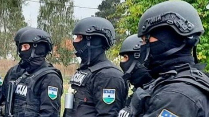 Oglasila se policija o ubistvu u Velikoj Kladuši: Raspisana potraga za 27-godišnjim muškarcem