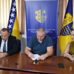 Potpisan ugovor za izgradnju ograde i kontrolne kapije sa videonadzorom oko novoizgrađenog objekta JU Dom za stara i iznemogla lica Goražde
