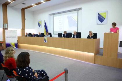 Politika je ženskog roda, ali muškarci su dominantno nosioci kandidatskih listi za Opće izbore