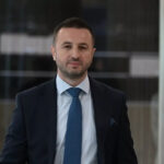 Efendić kritikovao odluku o neodlasku delegacije BiH na dženazu iranskom vođi: Oštre poruke Bećiroviću