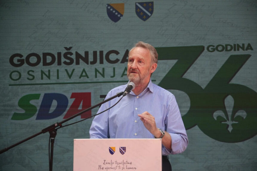Izetbegović u Zenici: Trebamo pružiti ruku narodima, a političare ćemo nadjačati