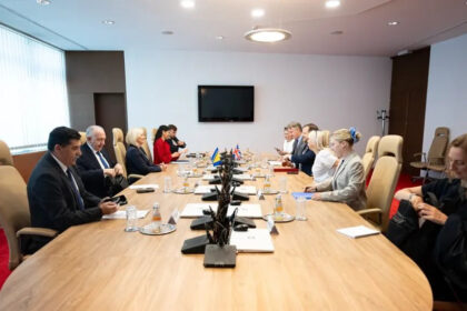 Ministar Doughty sastao se sa Krišto i Konakovićem: Politička situacija nezaobilazna tema