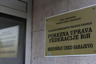 Porezni obveznici u FBiH za šest mjeseci uplatili 4,41 milijardu KM javnih prihoda