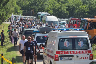 Učesnici Marša mira stigli u kamp Mravinjci, sutra završna dionica pohoda ka Potočarima