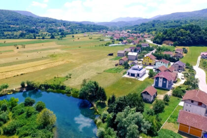 Na godišnjicu zločina u Biljanima: Tri decenije čekanja na pravdu za više od 250 ubijenih civila