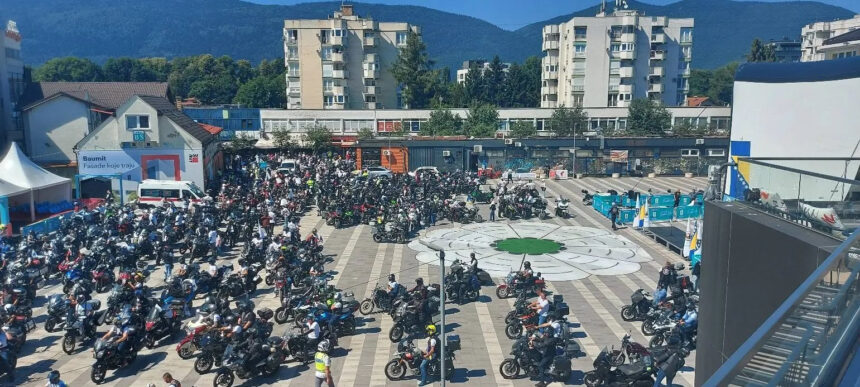 Stotine motociklista krenulo ka Potočarima: Moto maraton u znak sjećanja na žrtve genocida