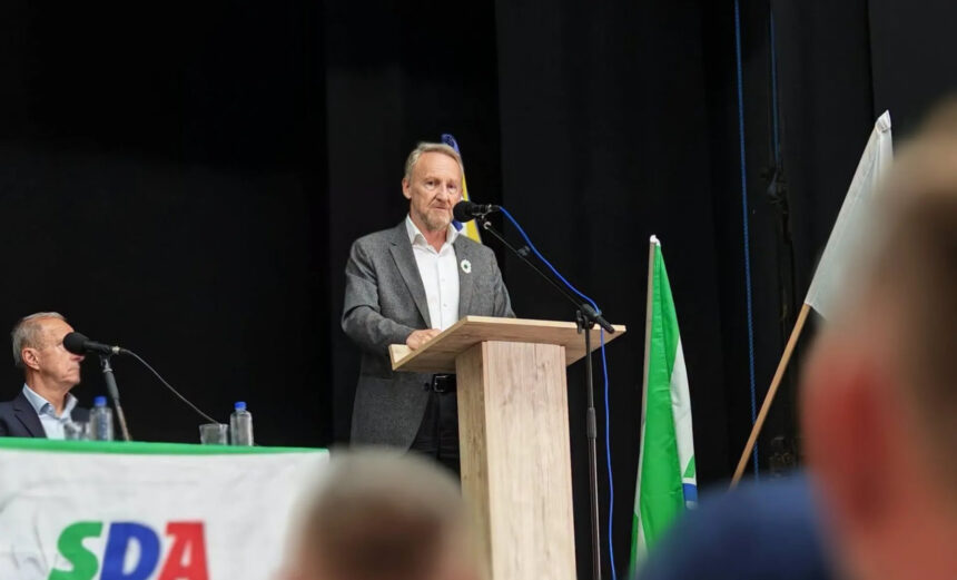 Izetbegović: Ljiljane nam neće zabraniti, moramo biti jaki da se zlo više nikad ne ponovi