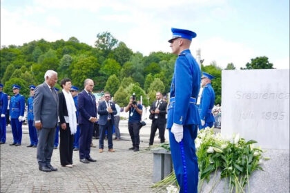 Marta Kos odala počast žrtvama genocida: Podržati proces pronalaska i identifikacije preostalih žrtava