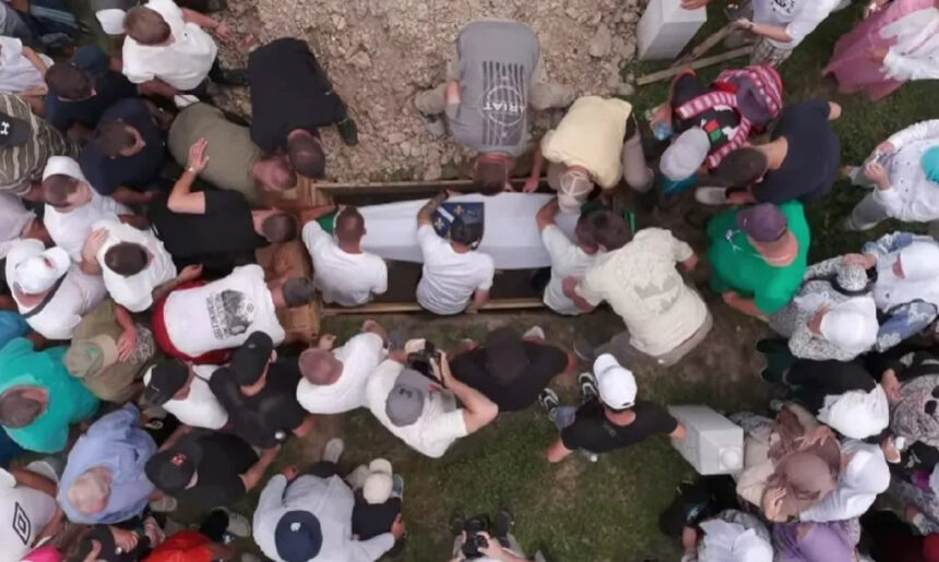 DOLINA BIJELIH NIŠANA Ukopano deset žrtava genocida, porodice se opraštaju od svojih najmilijih