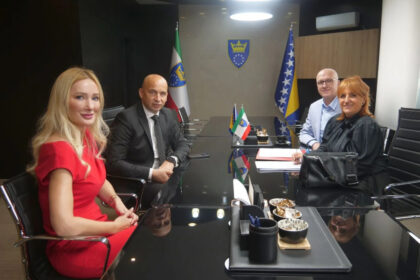 Pivić i Salčinović s predstavnicima Komore o unapređenju položaja sestrinske profesije