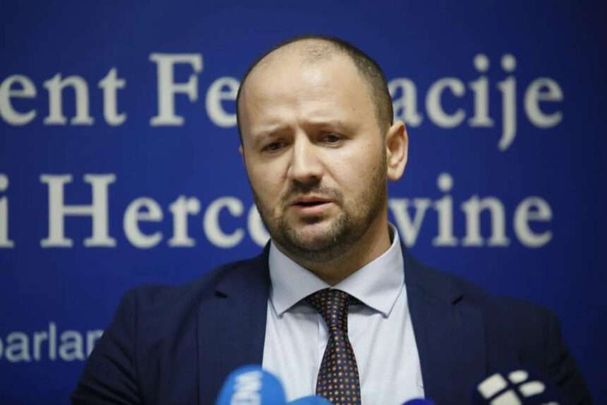 REAKCIJA NA DEKLARACIJU Muamer Zukić: Bosna i Hercegovina ne pripada Hrvatskoj, kao niti bilo kojoj drugoj državi na svijetu