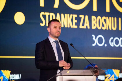 Efendić: 'Dvije škole pod jednim krovom' ne postoje nigdje na svijetu, samo kod samozvanog 'nositelja evropskih vrijednosti'