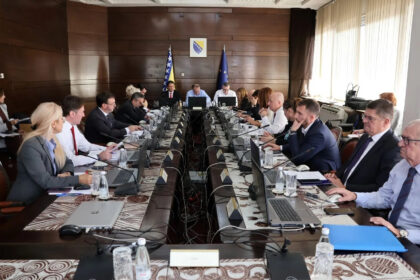POSLODAVCI I RADNICI ČEKAJU Vlada FBiH najavila produženje Uredbe o neoporezivoj pomoći, ali odluke još nema