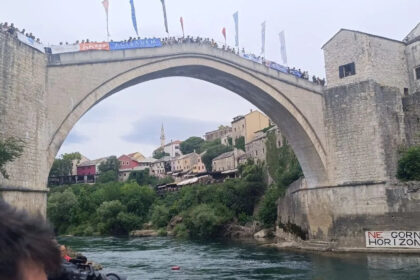 (VIDEO) Igor Kazić i Evald Krnić pobjednici 460. skokova sa Starog mosta u Mostaru