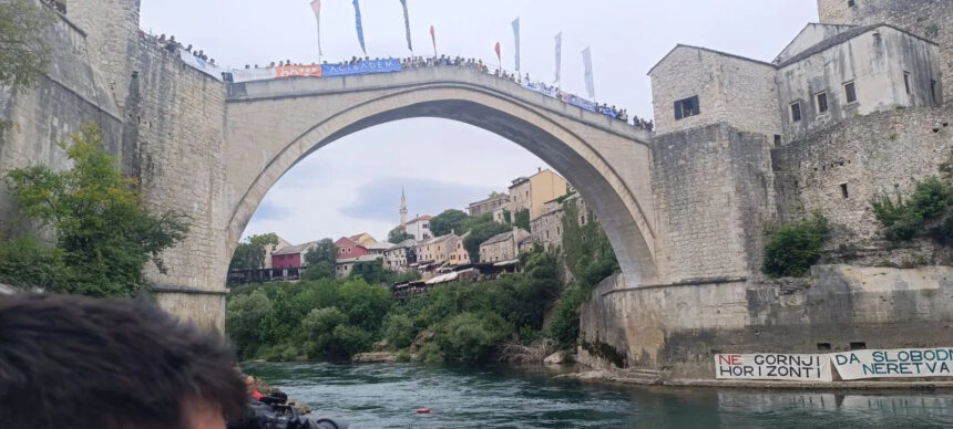 (VIDEO) Igor Kazić i Evald Krnić pobjednici 460. skokova sa Starog mosta u Mostaru