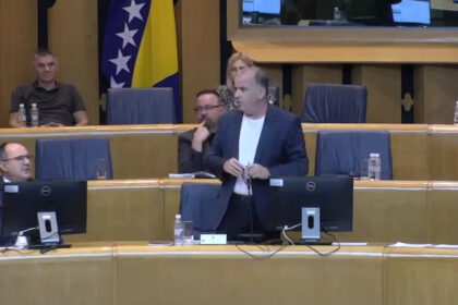 Miletić i Đonlagić očitali lekciju Čoviću: Vaše uvrede Željku Komšiću da je 'bošnjački' član Predsjedništva BiH su govor mržnje