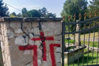 Muftijstvo mostarsko najoštrije osuđuje vandalske incidente i širenje simbola mržnje u Livnu