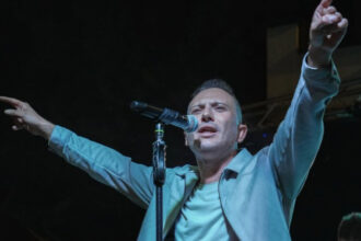 „Konjičko ljeto 2026: Veliki muzički spektakl, Berin Buturović oduševio publiku u Konjicu
