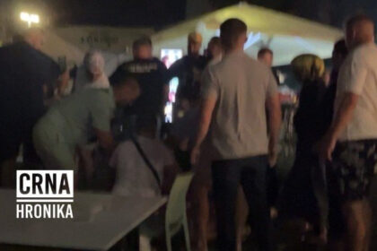Veliki ekran pao na ženu tokom oluje u Živinicama: Hitna pomoć intervenisala