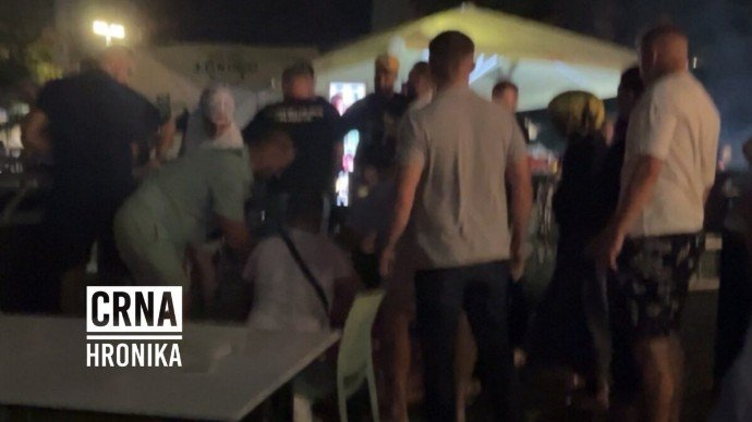 Veliki ekran pao na ženu tokom oluje u Živinicama: Hitna pomoć intervenisala